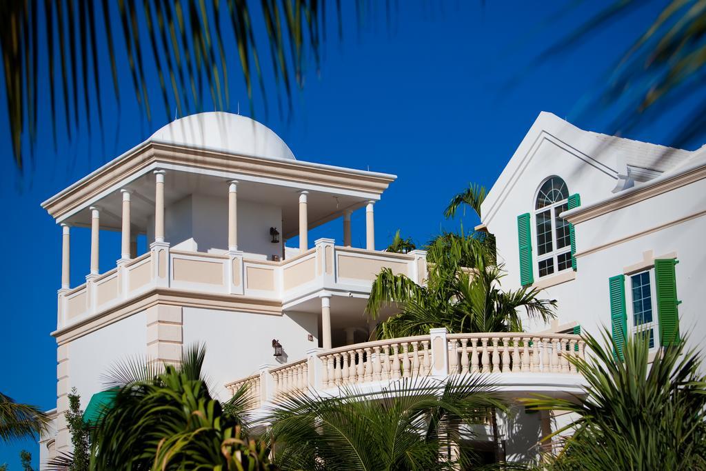 Hotel Point Grace Grace Bay Esterno foto